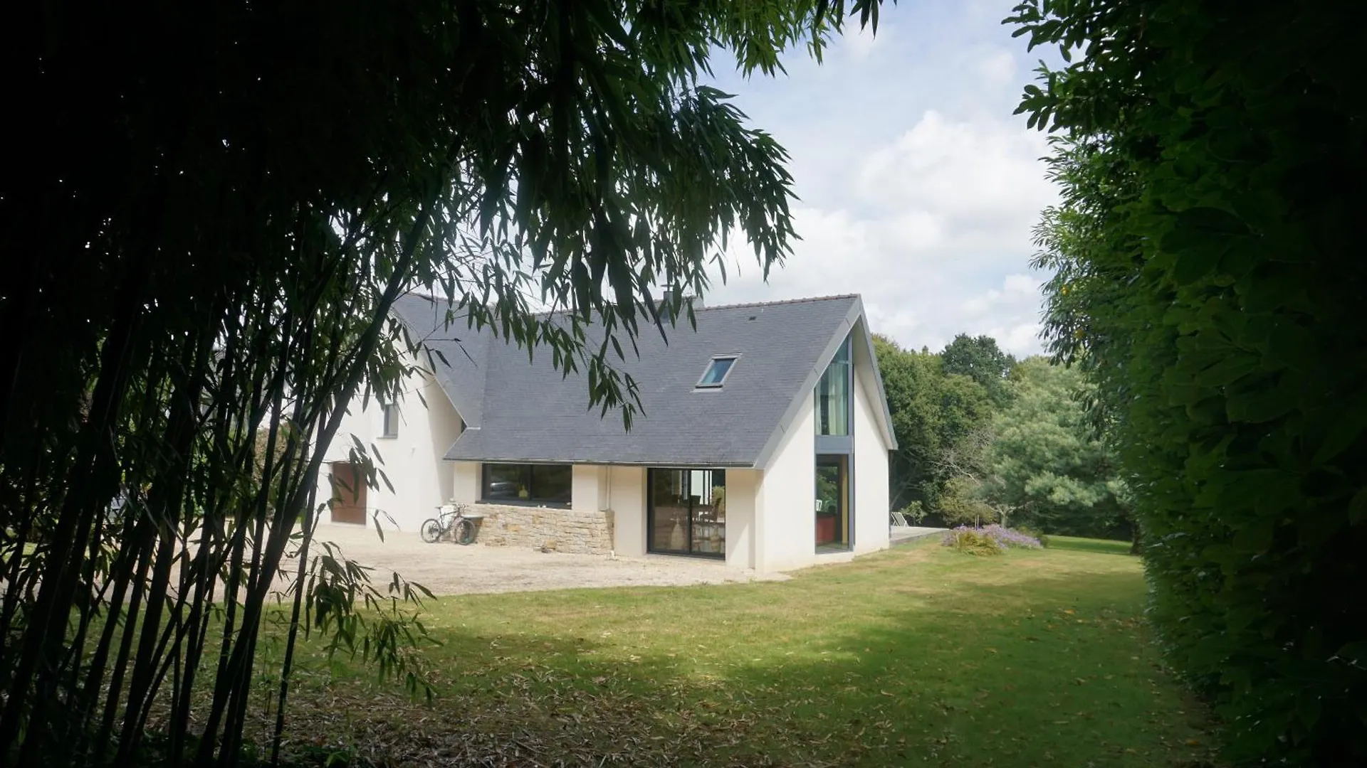 Semesterbostad Jolie Maison De Vacances Avec Une Vue Magnifique Sur Le Jardin Combrit Frankrike